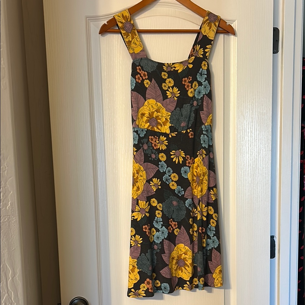 SO Gold and Yellow Sleeveless Mini Sundress